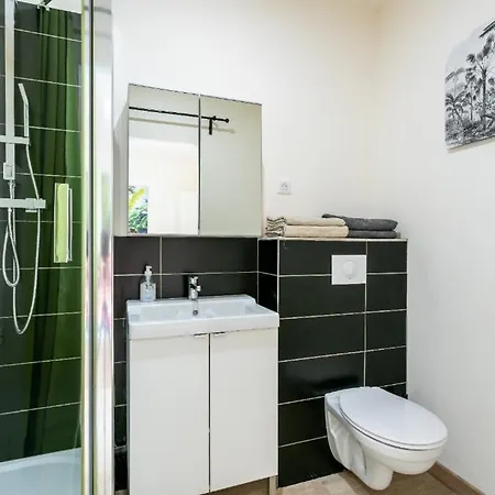 T2 Quiet, City Center, Private Parking Apartment *
