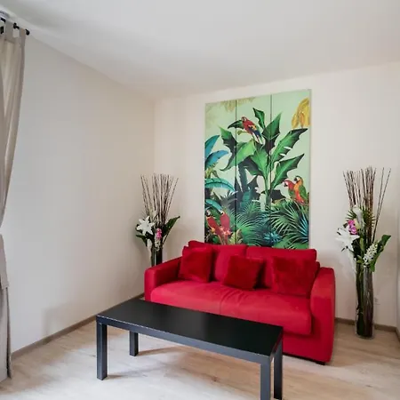 T2 Quiet, City Center, Private Parking Apartment