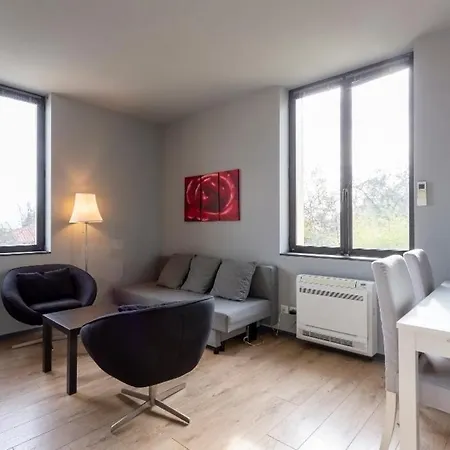 T2 Quiet, City Center, Private Parking Apartment
