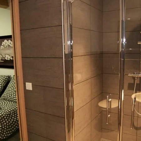 Apartment T2 Quiet, City Center, Private Parking *